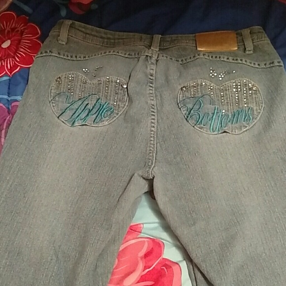 APPLE BOTTOM JEANS