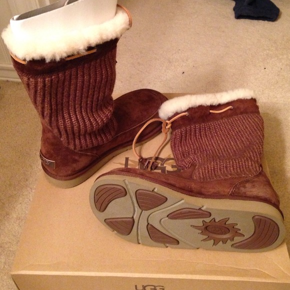 Suburb crochet Ugg Boots Size 9