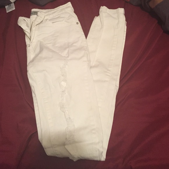 ▫️White High Waisted Jeans ▫️