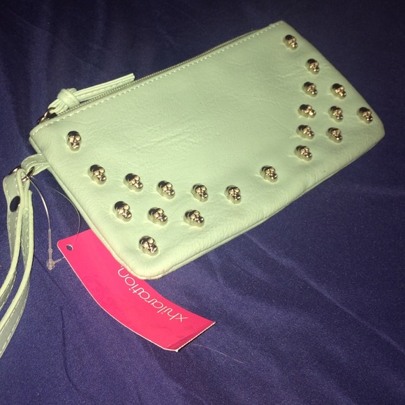Skull embellished Clutch - Picture 1 of 4