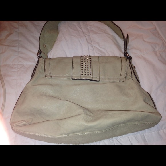 Guess purse - Picture 2 of 4