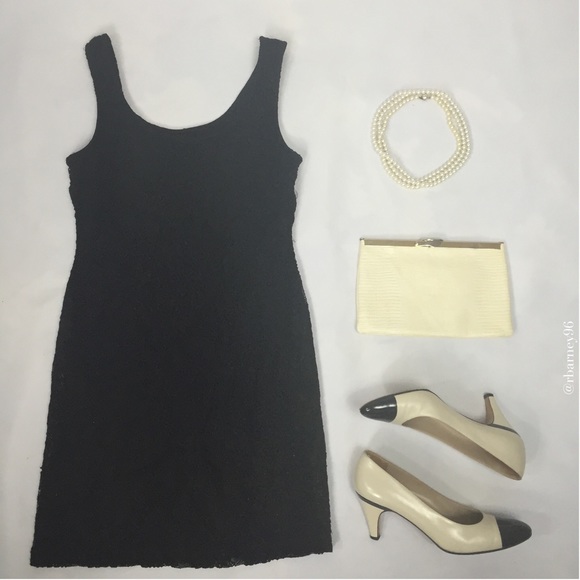 Forever 21 Dresses & Skirts - 💸🎉HP 11/10/15🎉🌑Little Black Dress with Lace🌑