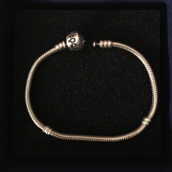 Authentic Pandora bracelet with clip closure