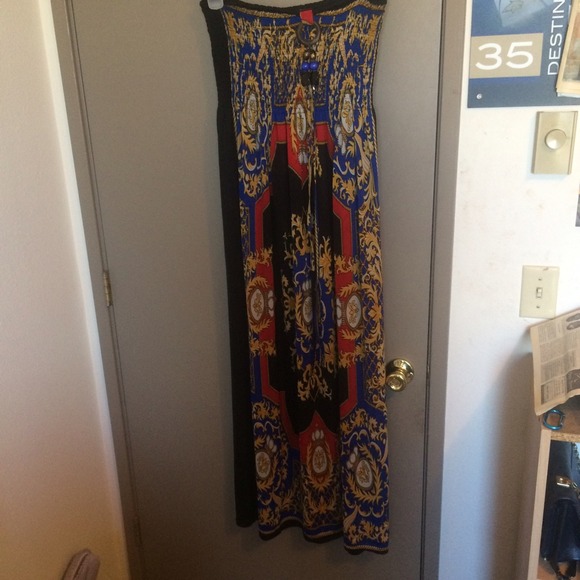 Abstract Strapless Maxi Dress