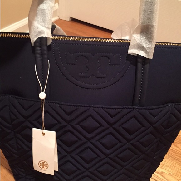 Tory Burch Handbags - Authenic Tory Burch Fleming Nylon Tote.