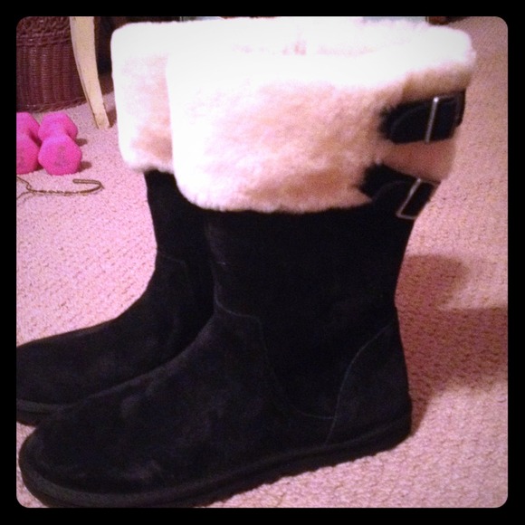 On HOLD New black uggs size 8