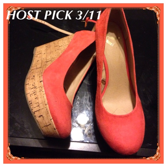 Report Shoes - 🎉HOST PICK 3/11👏 Cute Coral Wedges FINAL PRICE🌟