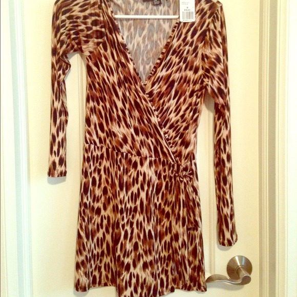 Forever 21 animal print top NEW
