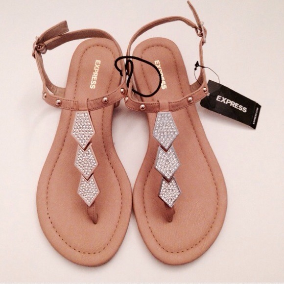 Shoes - Express Sandles