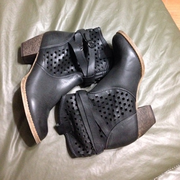 Dark gray laser cut low cowboy boots