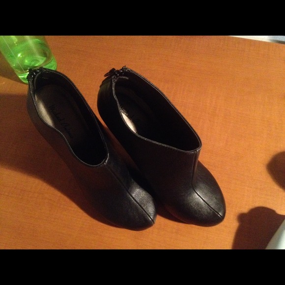 🔴SOLD🔴 NWOT Michael Antonio High Heels - Picture 2 of 4