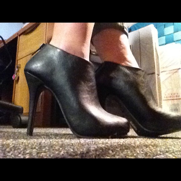 🔴SOLD🔴 NWOT Michael Antonio High Heels - Picture 4 of 4