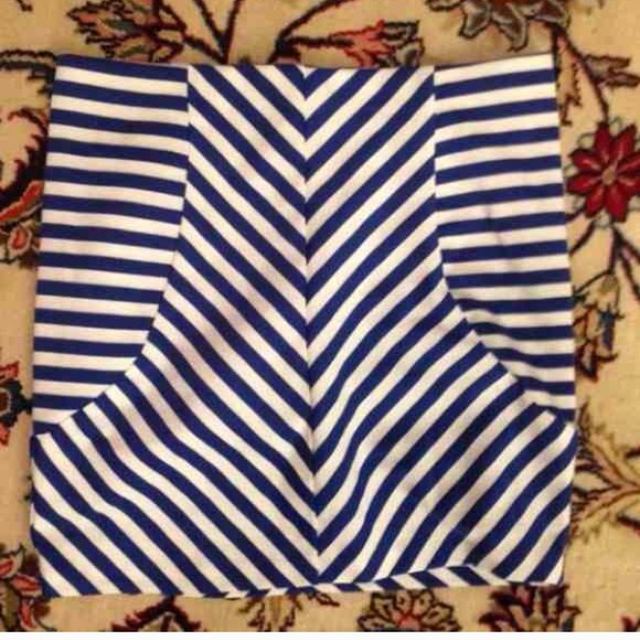 Pencil skirt and necklace