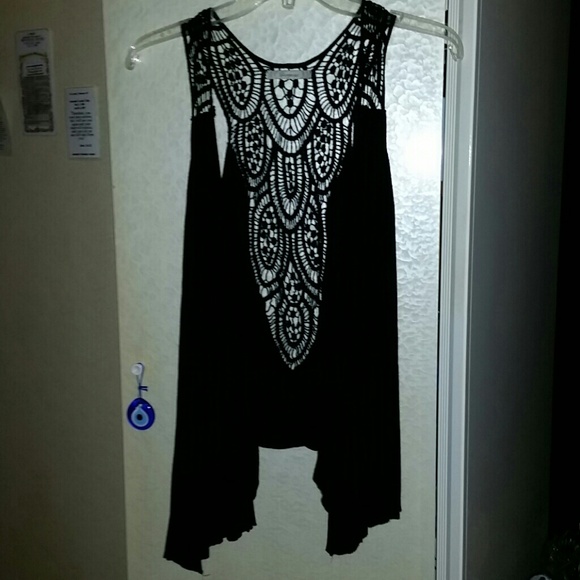 ** hiGhLow crocheted Vest**