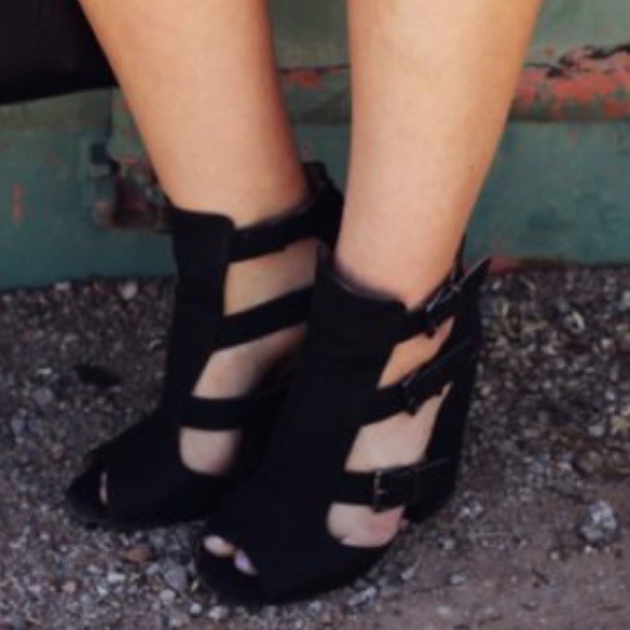 Harness Booties Faux Leather - Picture 3 of 4