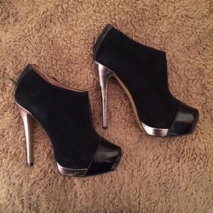 Aldo healed booties