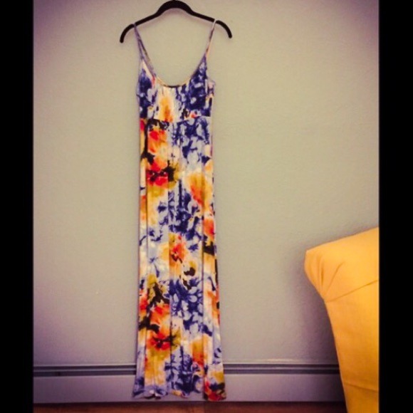 🎉HP 1/28/15🎉 Calvin Klein Maxi Dress