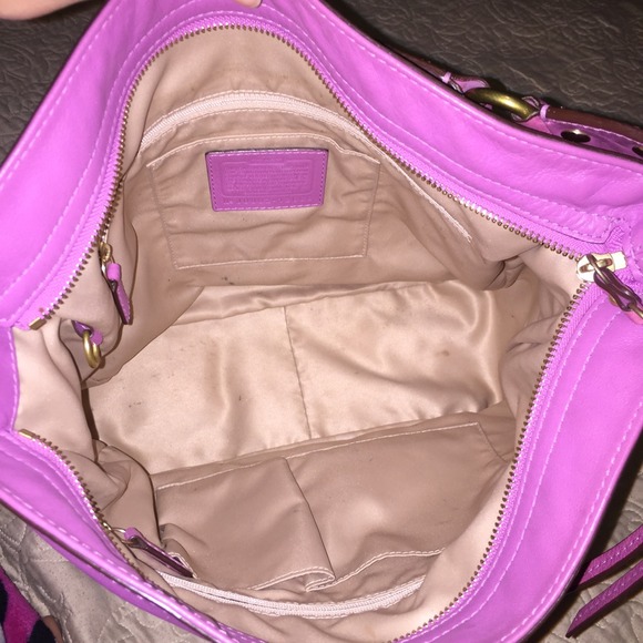 Coach purse - Picture 3 of 4