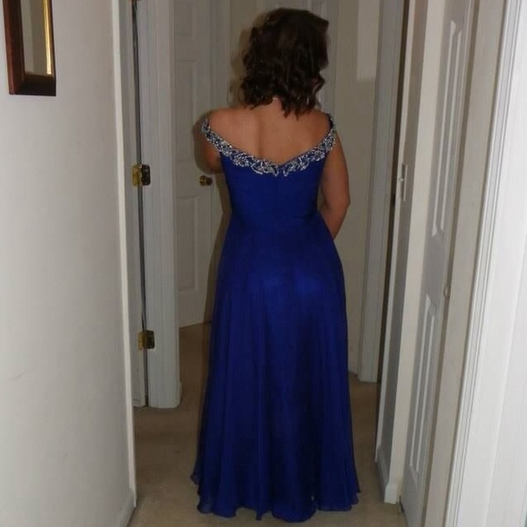 Mac Duggal Prom Dress - Picture 3 of 4
