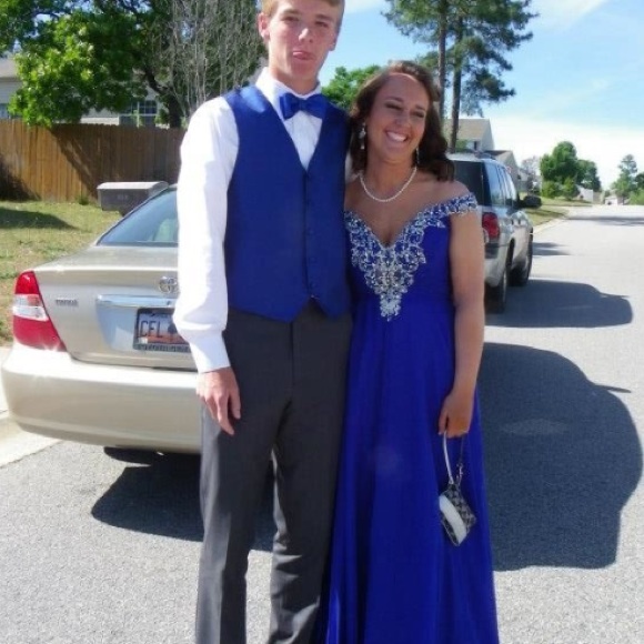 Mac Duggal Prom Dress - Picture 4 of 4
