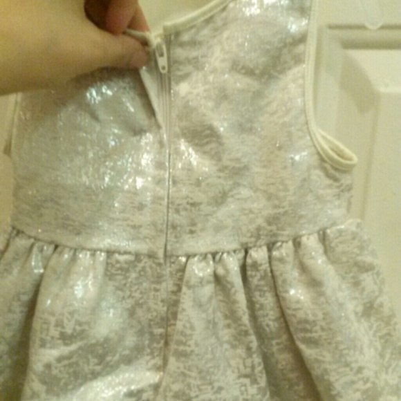 Two baby dresses - Picture 4 of 4