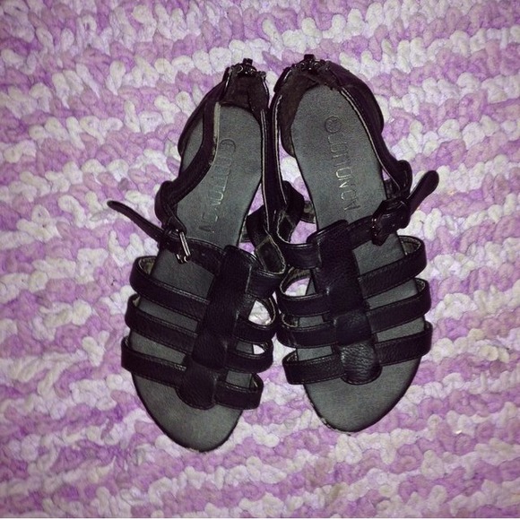 black sandals size 8 - Picture 1 of 2