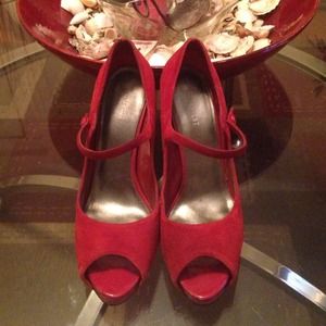 Nine West Mary Jane res suede pump