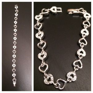 🚫SOLD as part of a bundle🚫💙Cute heart bracelet