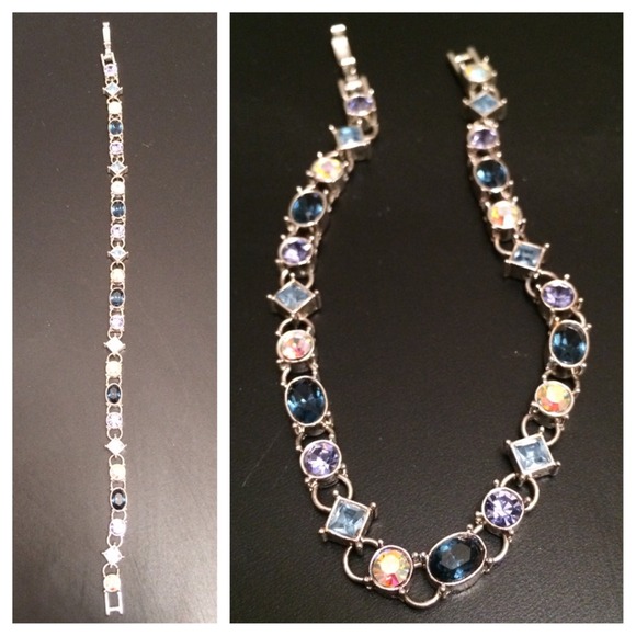 🚫SOLD as part of a bundle🚫Simple blue bracelet💙