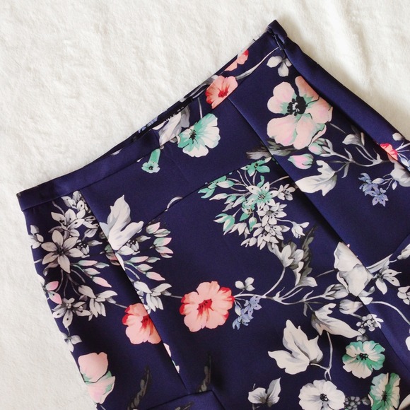 Zara Neoprene Floral Flare Skirt