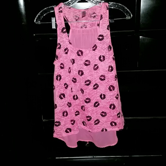 Tops - ** hOt LipZz shEEr baCk tOp**