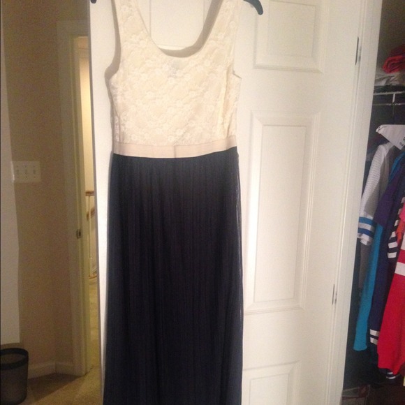 Long Dress from Rue 21 . - Picture 1 of 4