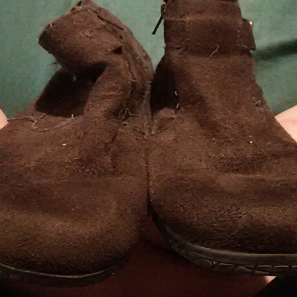 Shoes - Picture 2 of 2