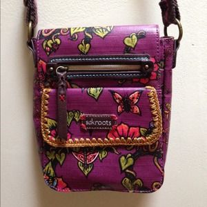 👜 sakroots pink floral crossbody bag