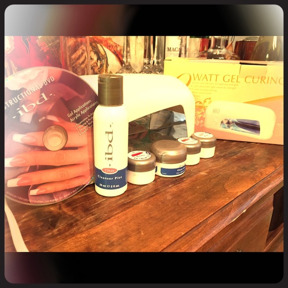 IBD UV Gel Manicure Kit - used a few times only!