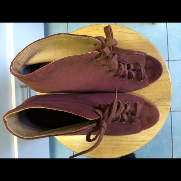 UGG Boots Ugg 3194 Maroon Wedges - Picture 3 of 4