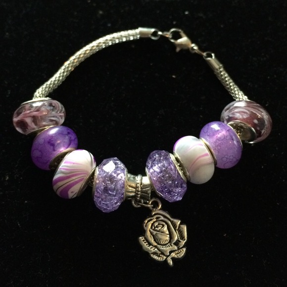 Crystal Iris Design Bracelet. NWT - Picture 1 of 2