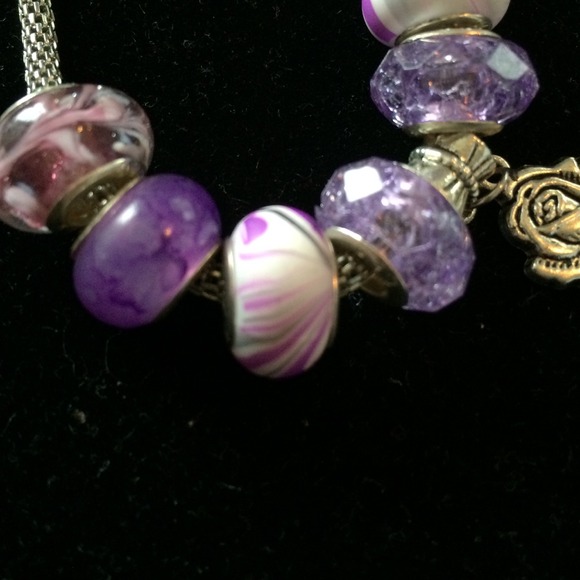 Crystal Iris Design Bracelet. NWT - Picture 2 of 2