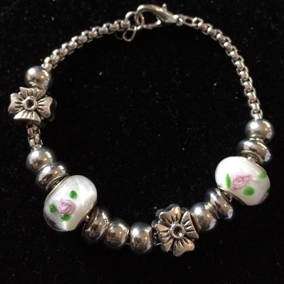 Crystal Iris Design Bracelet. NWT - Picture 1 of 2