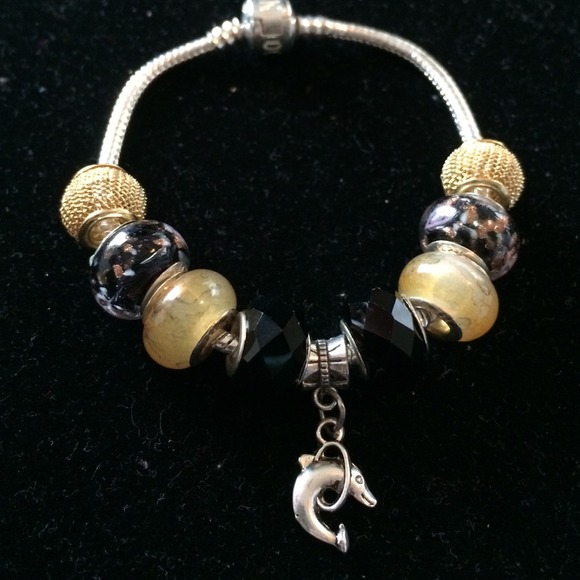 Buy 2 Get 3 FREE!Crystal Iris Design Bracelet. NWT