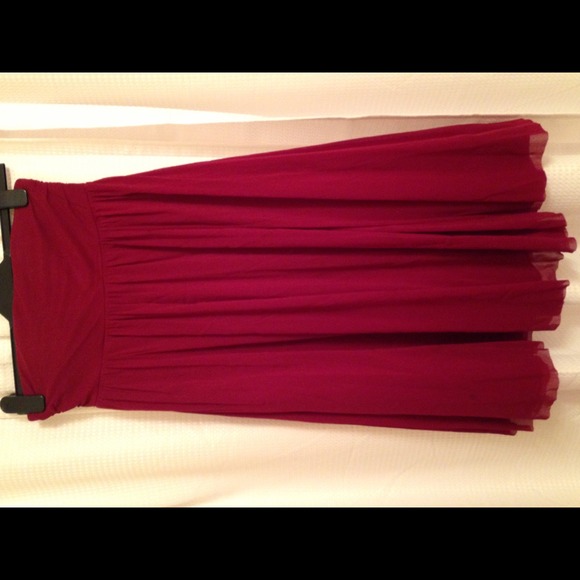 burgundy strapless dress - Picture 2 of 4