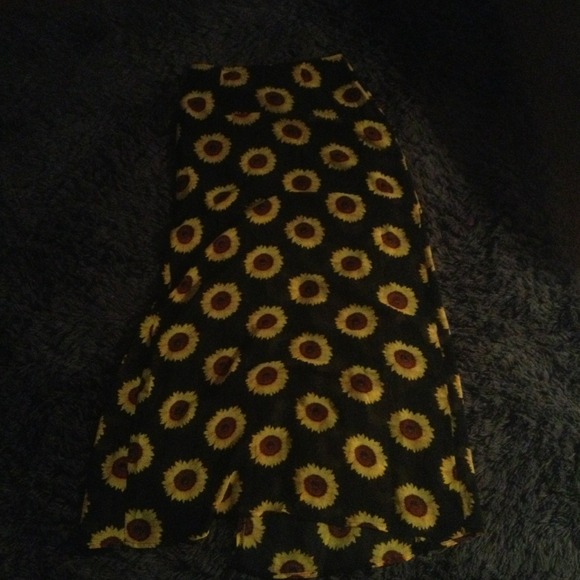 Pacsun Sunflower Maxi skirt