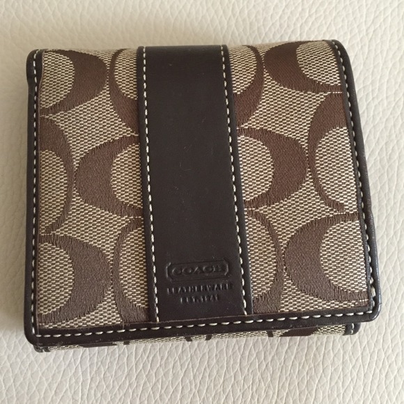 Coach wallet 100% authentic