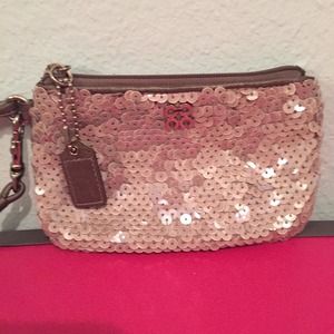 Couch sequence Wristlet