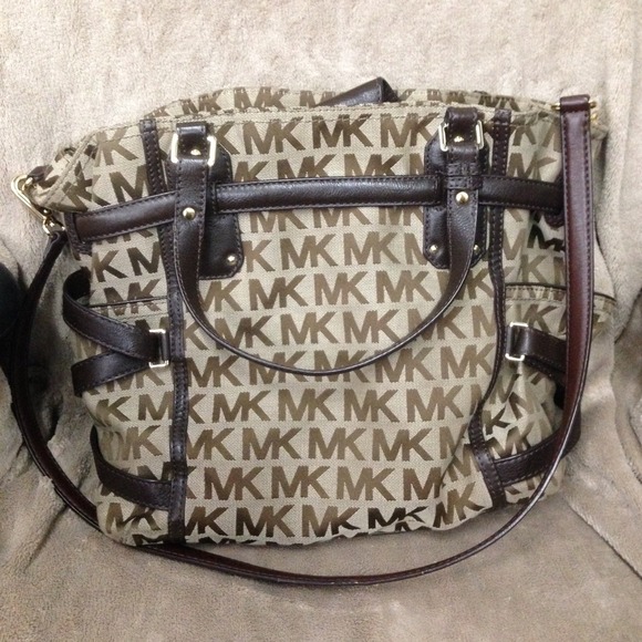 Michael Kors Gansevoort Handbag - Picture 2 of 4