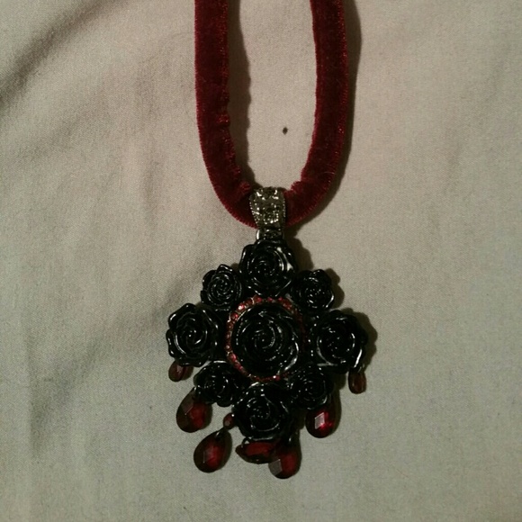 Jewelry necklaces