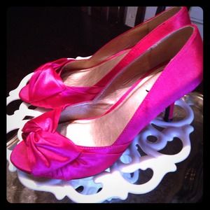 Gorgeous Fuchsia pink peep toe satin heels