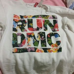 Buy BEFORE ITS GONE, it's cute and comfortable