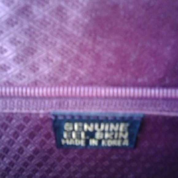 red eel skin w gold detail - Picture 3 of 3