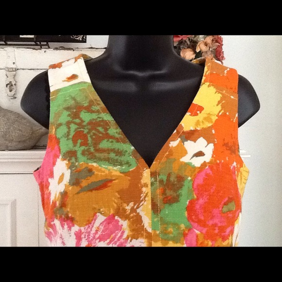 Pretty, Colorful Dress!! - Picture 2 of 4